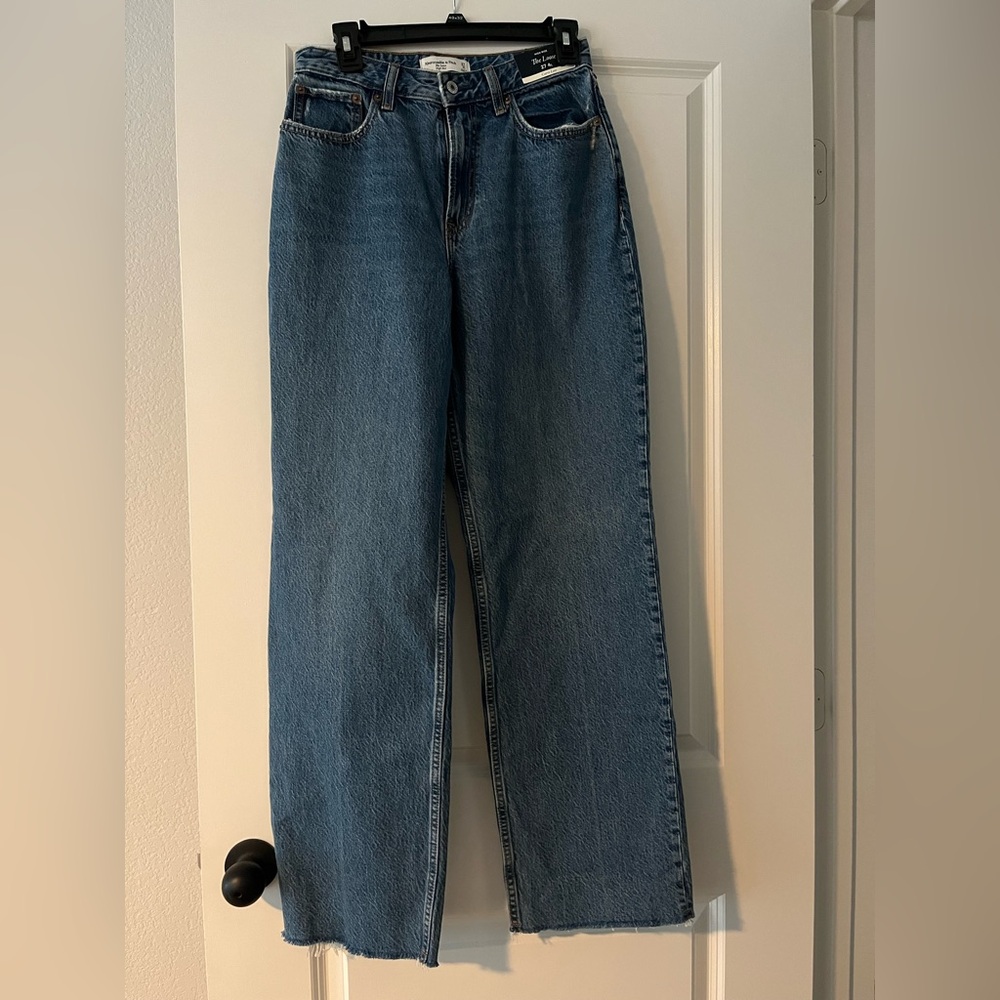 Abercrombie & Fitch High Rise 
The Loose - Curve Love